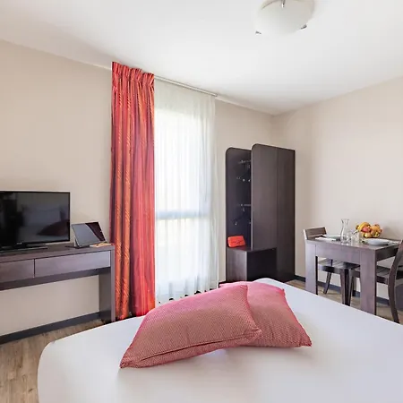 Hotel apartamentowy Appart'city Confort Nantes Ouest 3*