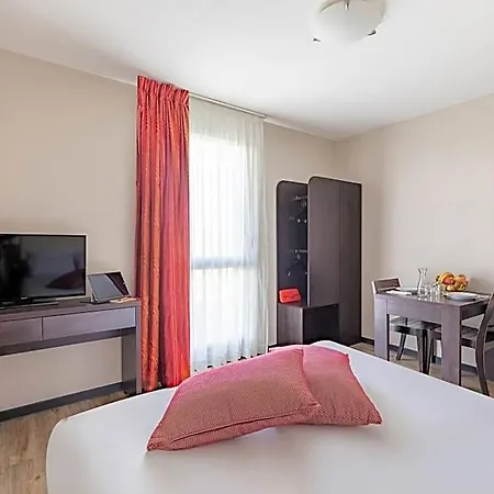 Appart'city Confort Nantes Ouest 3* 생헤블랑