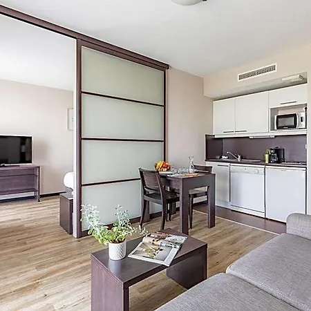Appart'city Confort Nantes Ouest 3* 생헤블랑